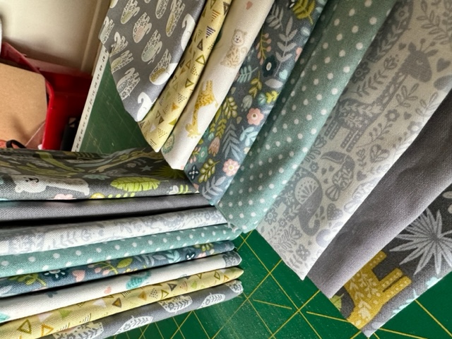 Product category 'Fat Quarter Bundles & Half Metres NEW!!!' image