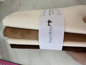 Metre Bundle 917 - 4 fat quarters. Product thumbnail image